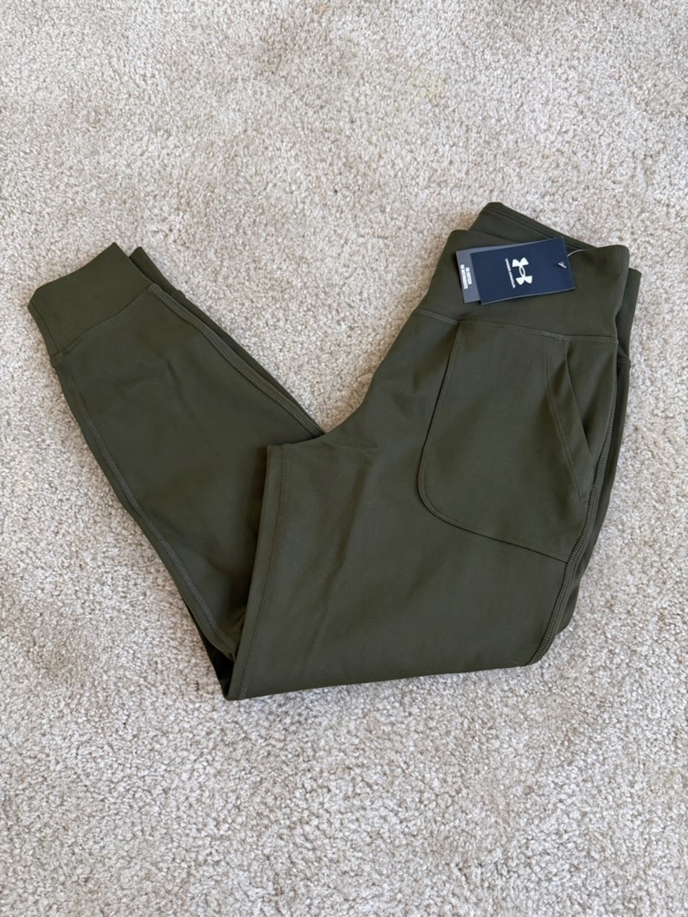NWT. Under Armour Motion Jogger